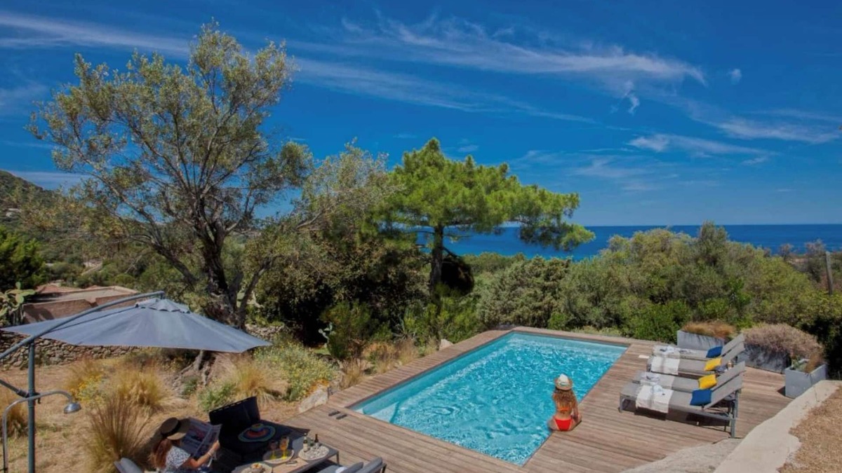 L'Ile-Rousse Villa | Villa Bodri: a villa between sky and sea