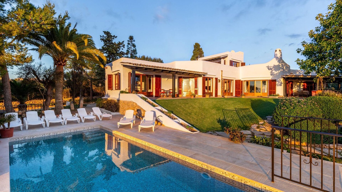 Sa Cabaneta Villa | Villa Bon Viure with Sea View, Wi-Fi, Air Conditioning, Pool, Garden & Terraces; Parking Available