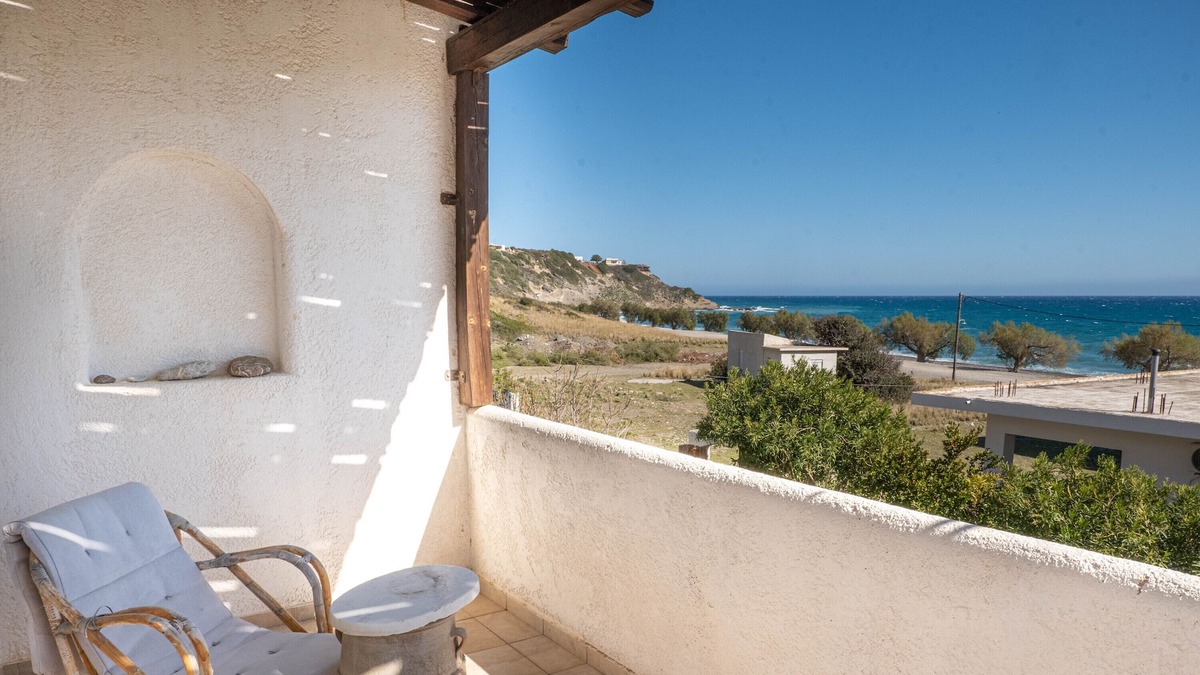 Tsoutsouros Villa | Villa "Bord De Mer Ile De Crete" with private terrace, Wi-Fi & air conditioning