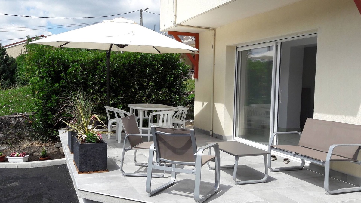 Aurec-sur-Loire House | Villa Bordl'O > Hiking Beach Canoeing 5 minutes from the amusement park.