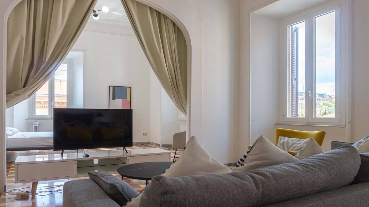 Rione XVI Ludovisi Apartment | Villa Borghese Large Apartment