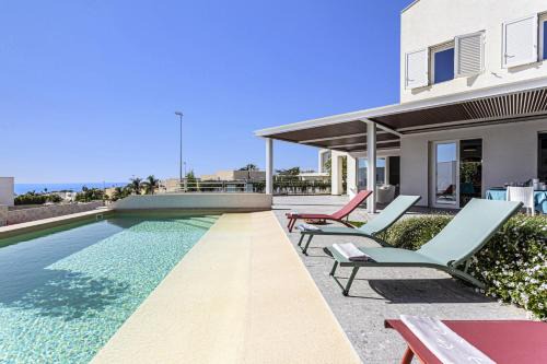 Ragusa Villa | Villa Brezza Marina by Villa Plus