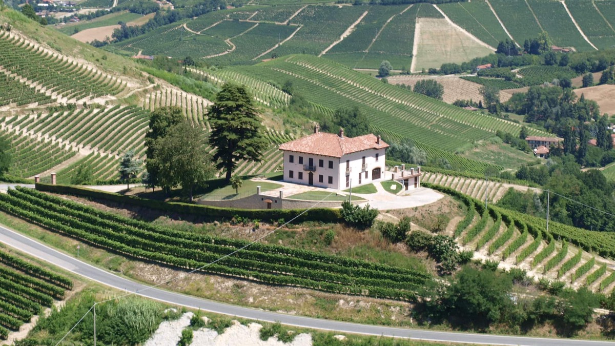 Alba Villa | Villa Bricco Paglieri, charming villa at Alba