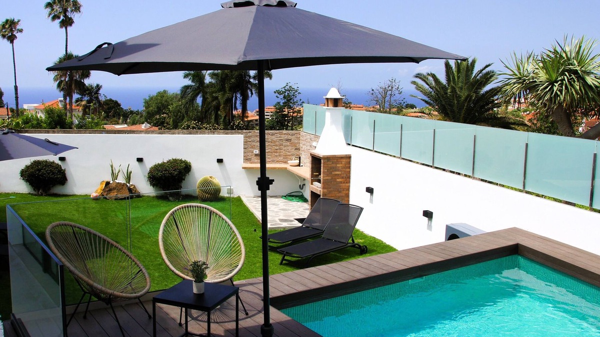 Las Arenas Villa | Villa Brisamar with sea views and heated pool