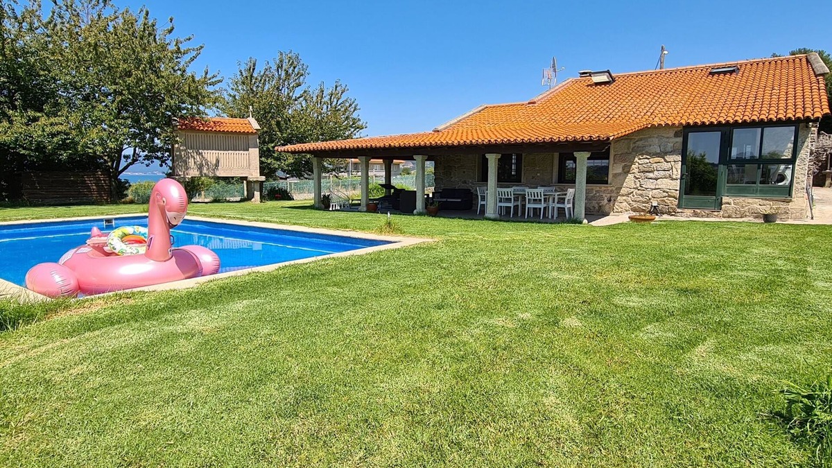 Bueu Cottage | Villa bueu swimming pool 350 m beach