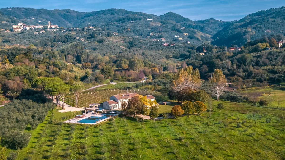 Massa e Cozzile Villa | Villa Buggia - Six Bedroom Villa, Sleeps 12