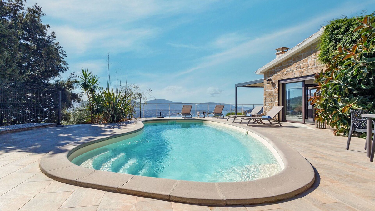 Olmeto Villa | Villa 'Bumortu' with Sea View, Wi-Fi and Air Conditioning