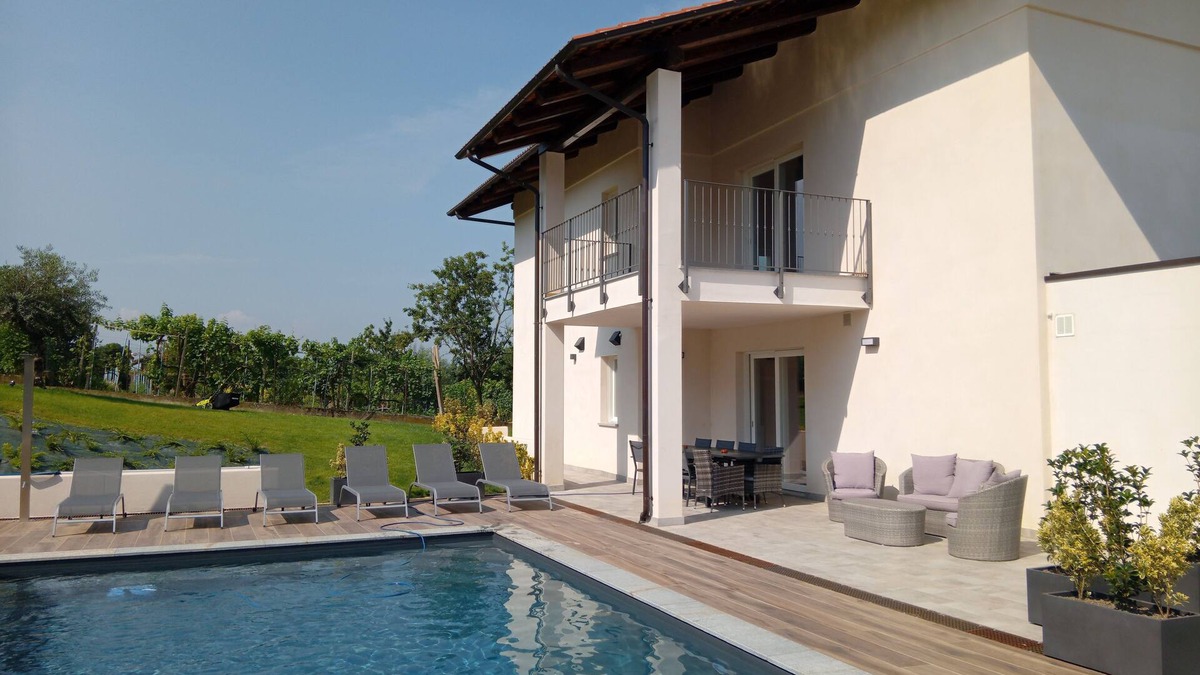 Verduno Villa | Villa Burlotto is a holiday home with a private pool, in Piedmont near La Morra
