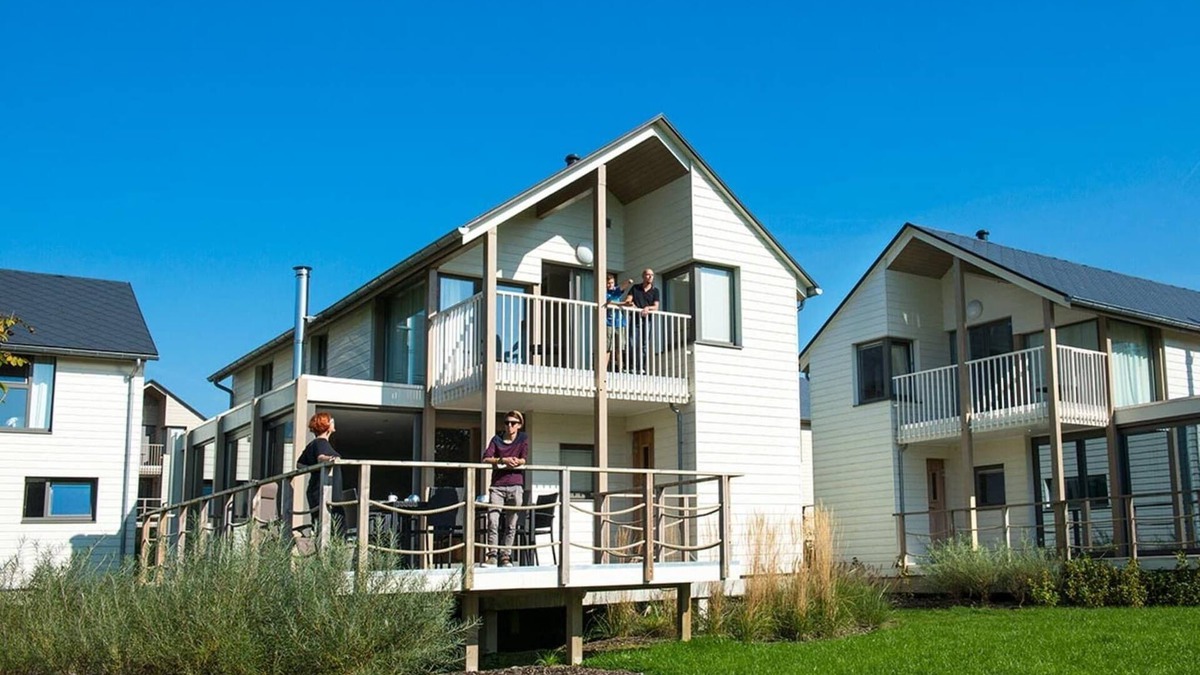 Froidchapelle Villa | Villa by Lacs de l’Eau d’Heure with Sauna
