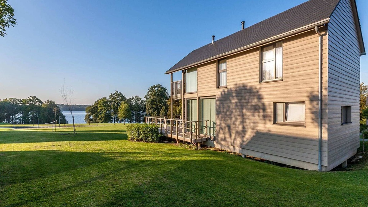 Froidchapelle Villa | Villa by Lacs de l’Eau d’Heure with Terrace