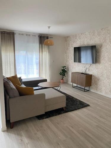 Chatellerault Villa | Villa by Nesma