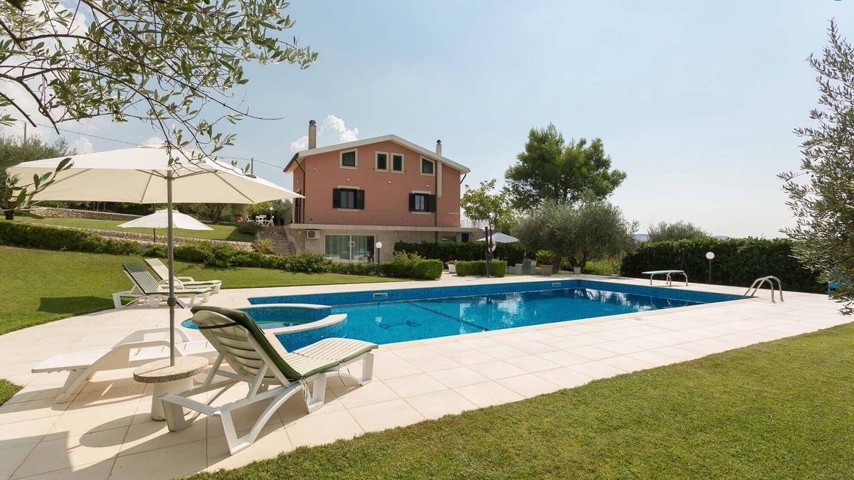 Giarratana Villa | VILLA CALAFORNO SICILY - RAGUSA splendid place to relax. Private swimming pool