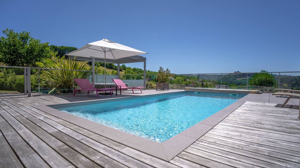 Espalion Villa | Villa Calmont : Oasis of Serenity in Aveyron with Private Pool and Jacuzzi
