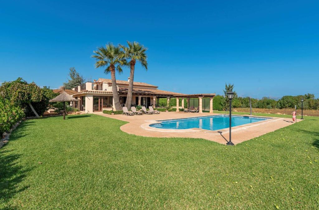 Puerto de Pollensa Villa | Villa Camp del Bosch by Sealand Villas