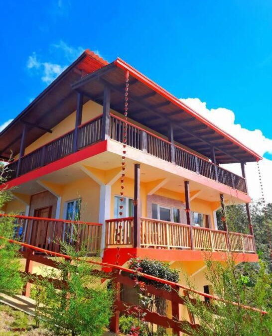 Constanza Villa | Villa Cantar de Otoño. Un paraíso en las montañas.