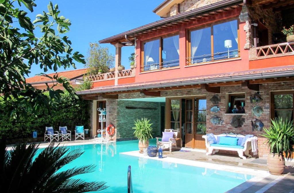 Corsanico Villa | Villa Capo Corso by Interhome
