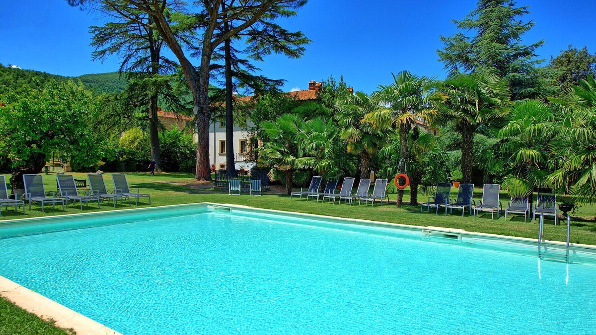Capolona Villa | Villa Capolona - Villa Rental with swimming pool in Casentino Valley, Tuscany