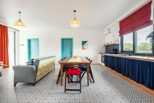 Ureki Villa | Villa Capri-Kaprovani