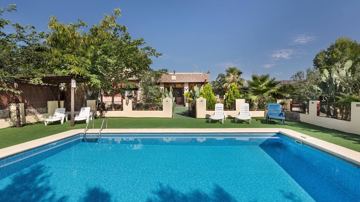 Cieza Villa | Villa 'Capricho' with Mountain View, Wi-Fi and Air Conditioning
