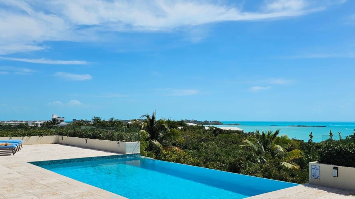 Juba Sound House | Villa Caretta 3 Bedrooms with Stunning Ocean Views