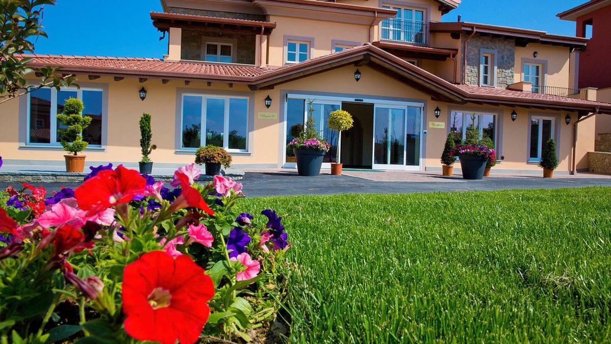 Castelletto d'Orba Hotel | Villa Carolina Resort