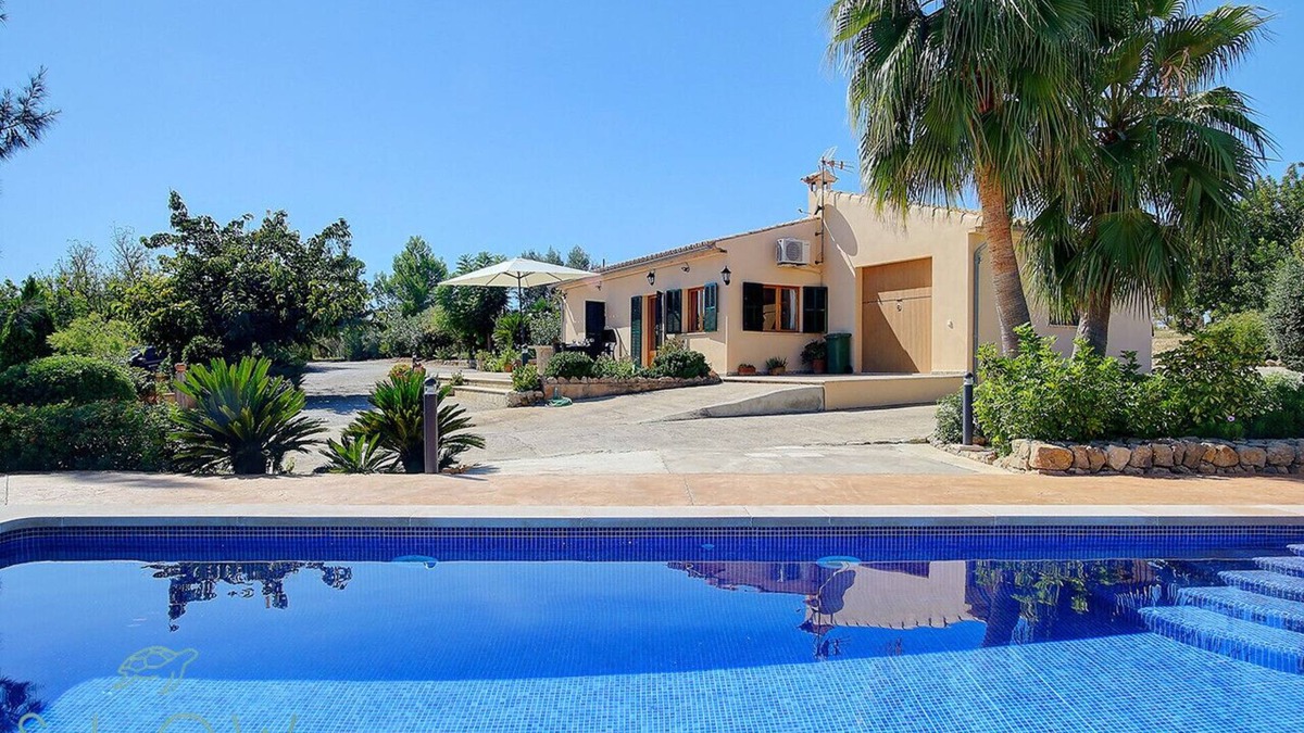 Santa Maria del Cami Villa | Villa Cas Frares with private pool and a big garden in an idyllic location