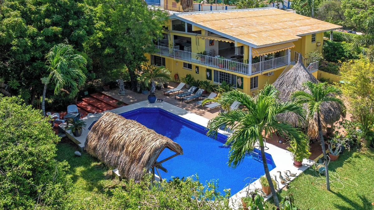 Cas Grandi Villa | Villa Cas Grandi met Curaçaose Hofi Vakantievilla Curacao Voor 4-10 Personen