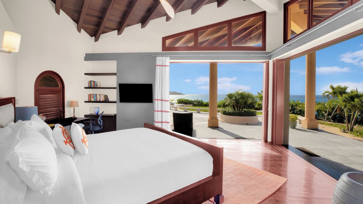 Plum Bay Boat Rental | Villa Casa De La Playa