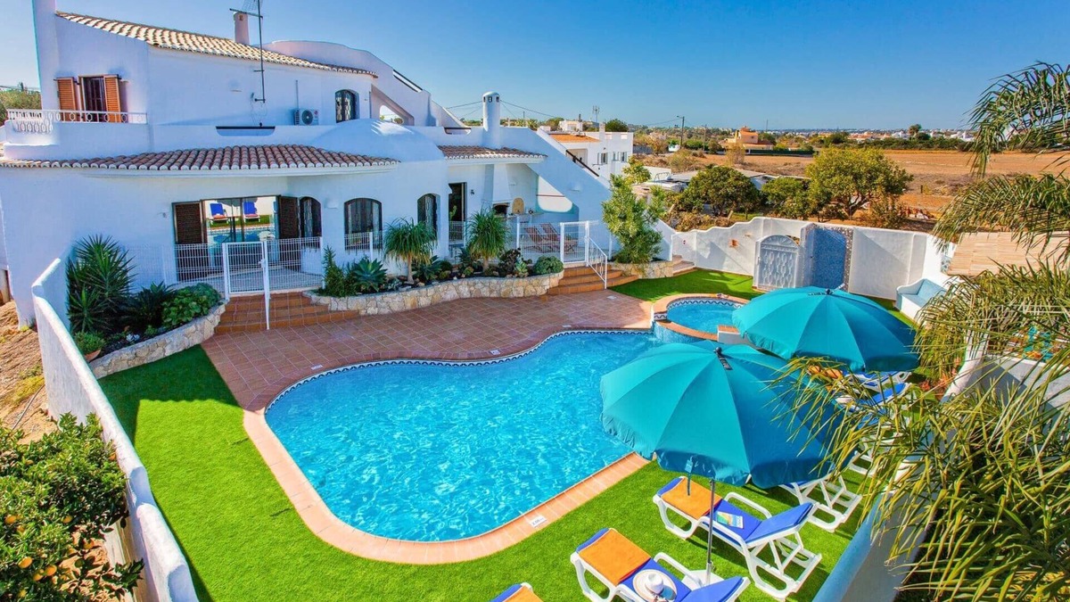 Patroves Villa | Villa Casa do Laguinho by Villa Plus