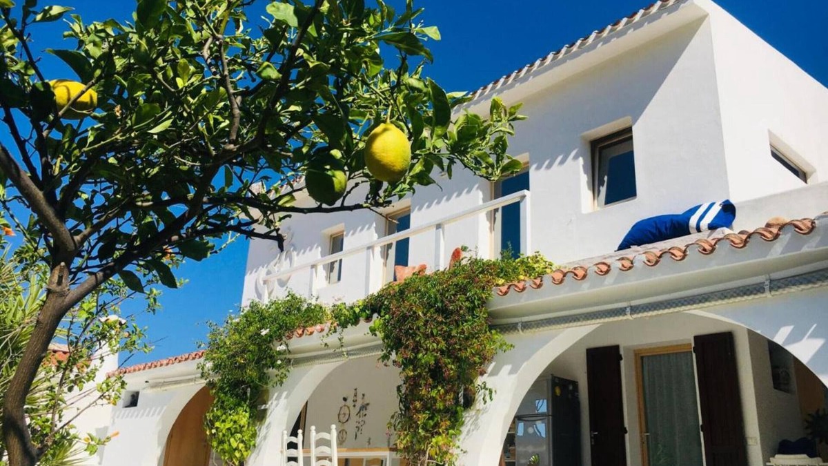 Sarroch Villa | Villa 'Casa Namaste' with Sea View, Wi-Fi and Air Conditioning