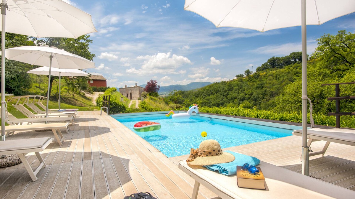 Fabriano Villa | Villa Casa Rossa with private pool between Le Marche/Umbria near Frasassi Cave