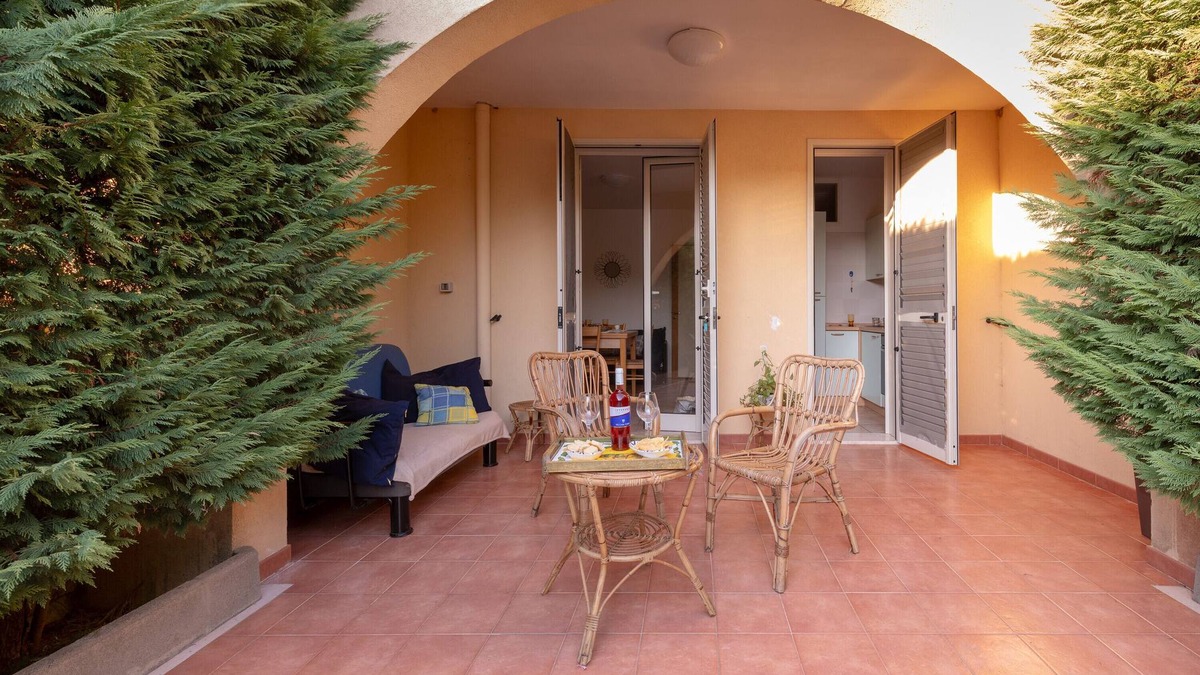 Torre Saracena Villa | Villa 'Casa Saracena' with Private Terrace, Private Garden and Air Conditioning