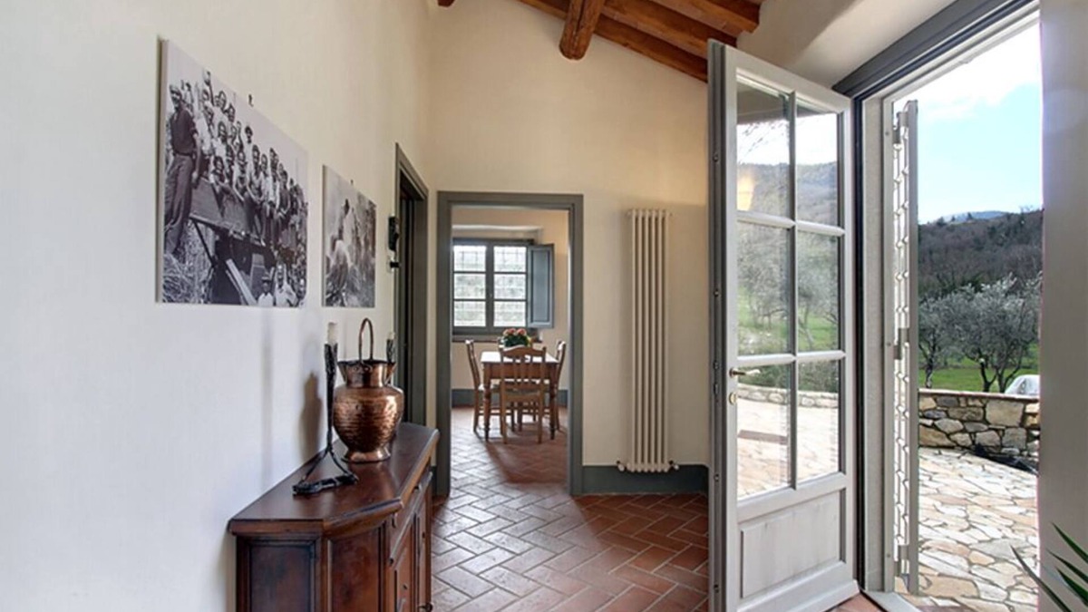 Calenzano Apartment | Villa Casaglia 1 apartment with shared pool