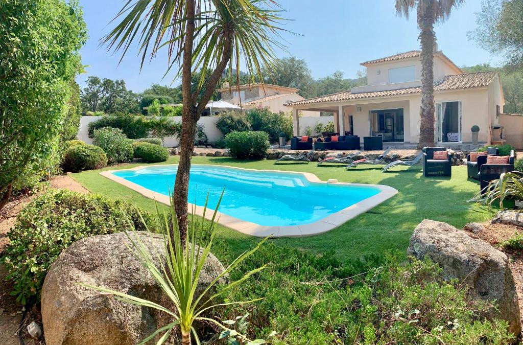 Hameau de Palombaggia Villa | Villa CASAMIRAFIO à PALOMBAGGIA piscine chauffée et 8 à 9 personnes