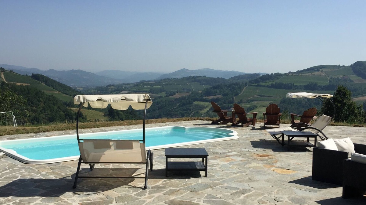 Castel Rocchero House | Villa Castel Rocchero