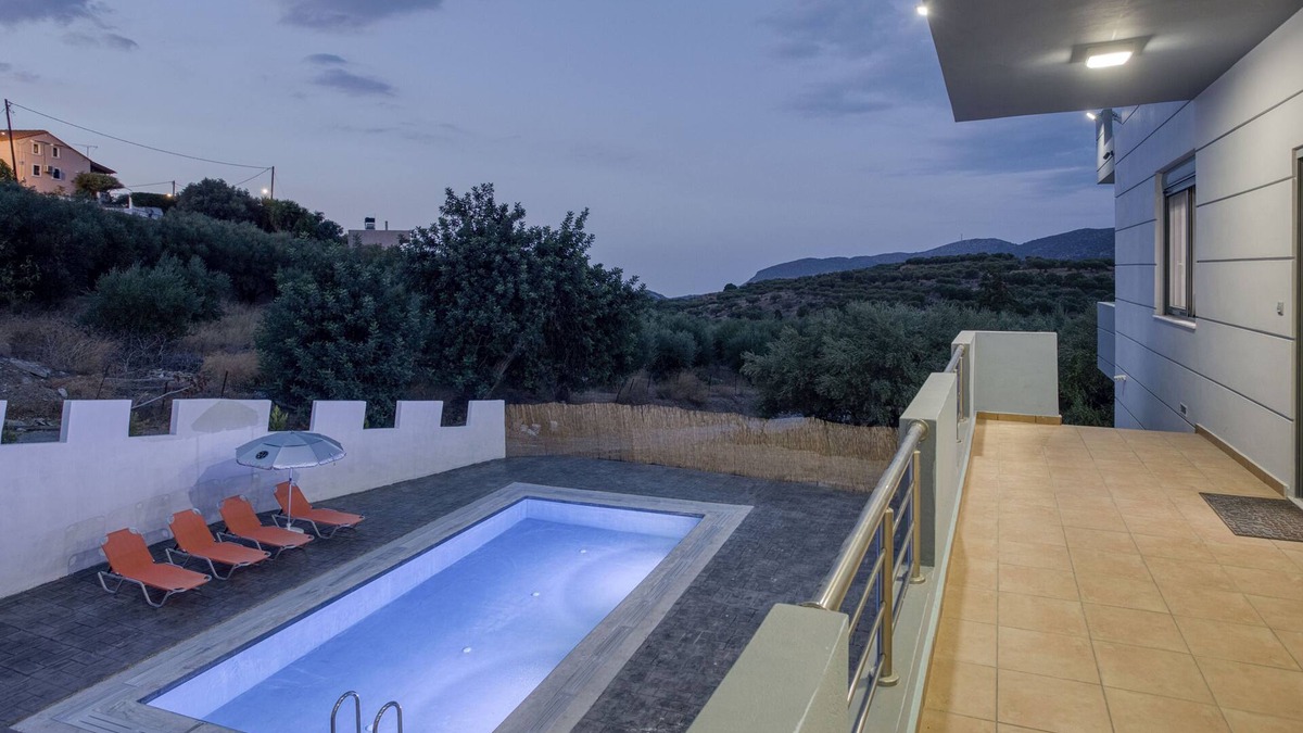 Skotino Villa | Villa Castle by Estia