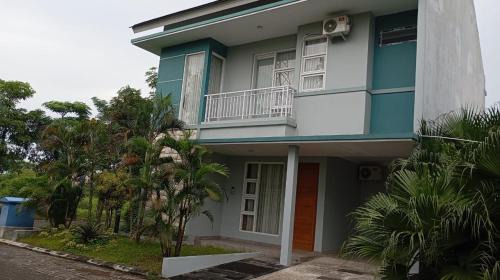 Depok Villa | villa cattleya inn
