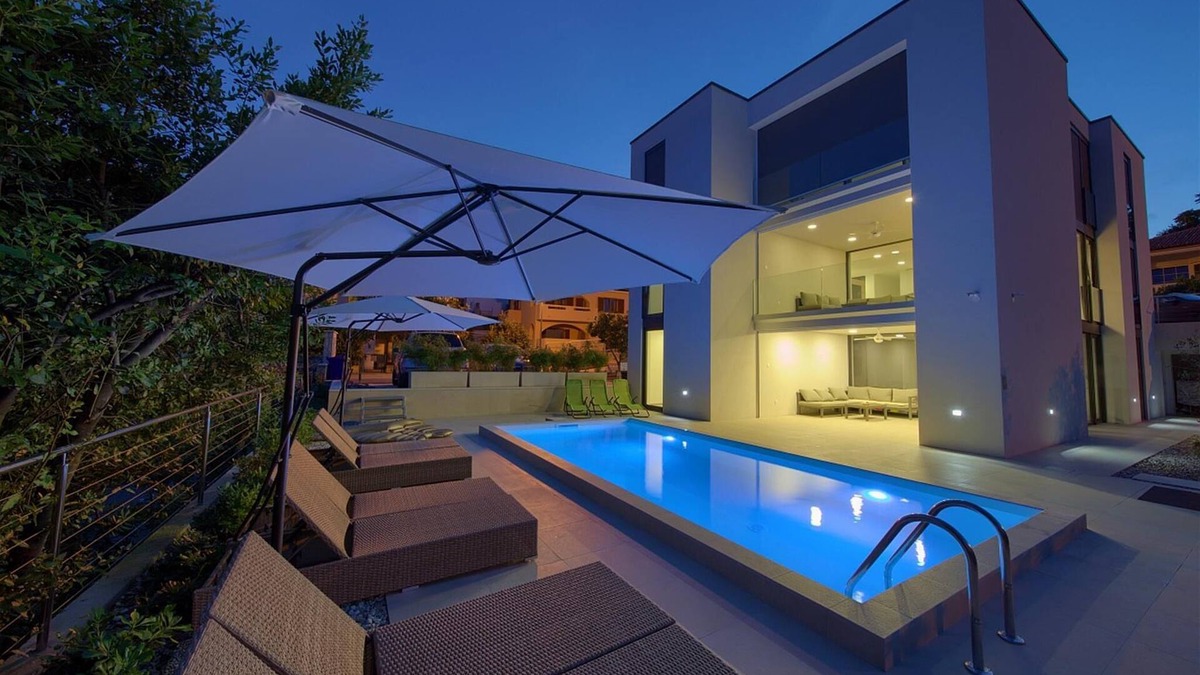 Krk Villa | Villa Celeia - Luxurious villa with heated pool in city centre of Krk