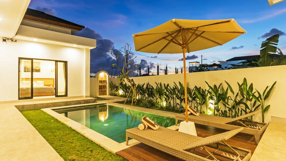 Padonan Villa | Villa Celestial Brand New Enchanting 2 BR with Aircon Living Canggu