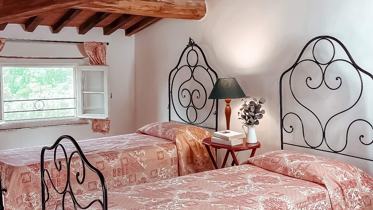 Stiava Apartment | Villa Cenami on hilltop - Alba apartment - big POOL with view near by seaside