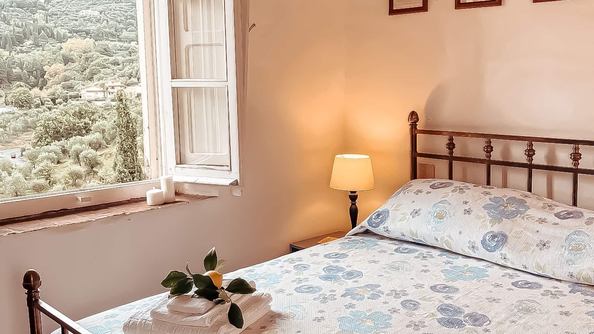 Stiava Apartment | Villa Cenami on hilltop - Sogno apartment - big POOL with view near by seaside