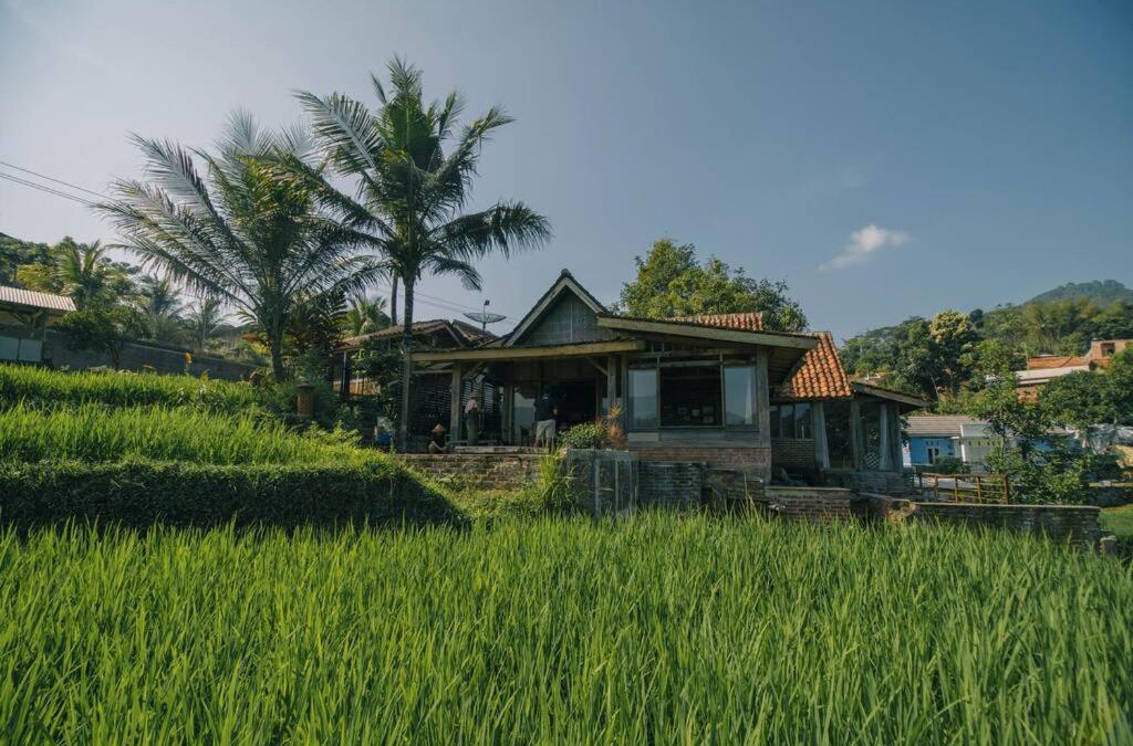 Bandung Villa | Villa Cetok Syariah - Nuansa Pedesaan