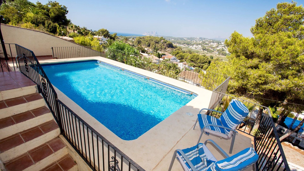 Paichi Villa | Villa Cezanne, Sea Views, private pool, breezes, WIFI, close to new ALDI
