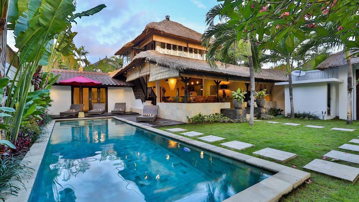 Dyanapura House | Villa Champagne/Luxury villa with private pool and large garden/Bali style
