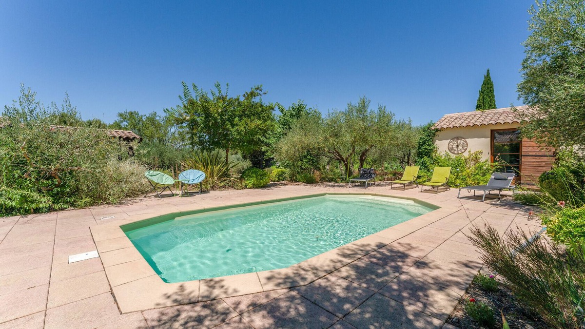 Sommieres Villa | Villa 'Chéri' with Shared Pool, Wi-Fi and Air Conditioning