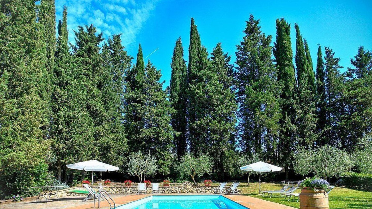 Poggiarello Villa | Villa Cherubina: A splendid sixteenth-century three-story villa located on top of a small hill, with Free WI-FI.