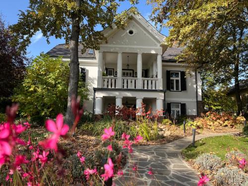 Zánka House | Villa Chez les Amis - Adults only