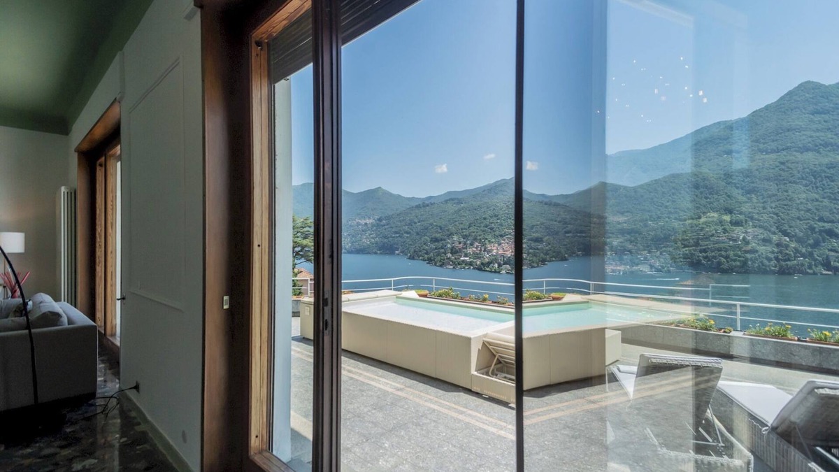 Moltrasio Villa | Villa Chiara Moltrasio With Private Garden by Rent all Como