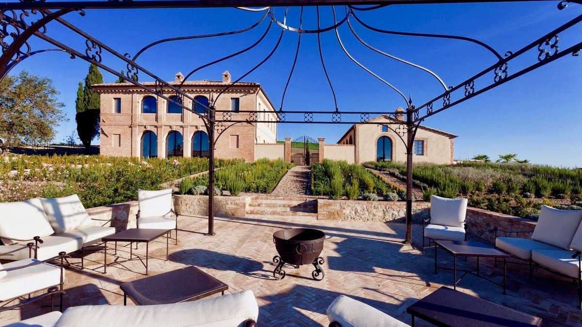 Buonconvento Villa | VILLA CHIGI - Seven Bedroom Villa, Sleeps 14
