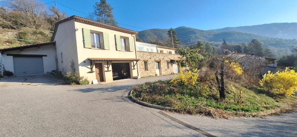 Puget-Theniers House | Villa Chloé